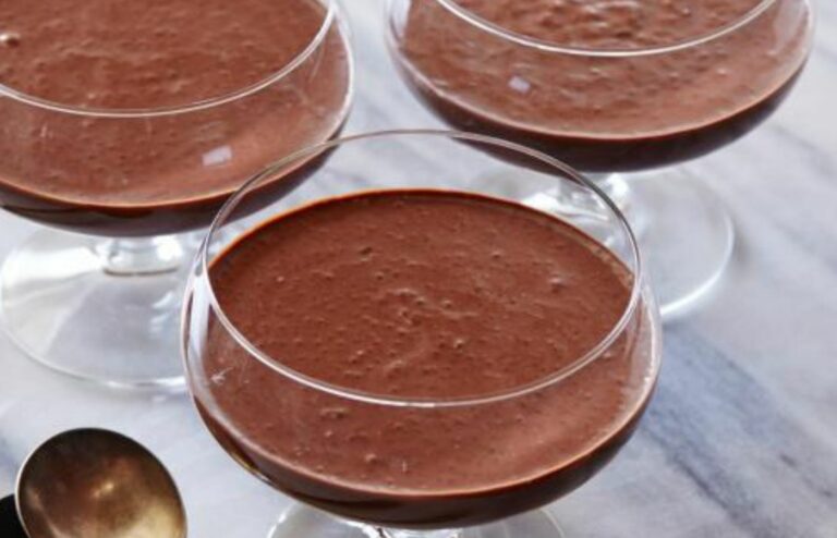 chocolate chia seed smoothie